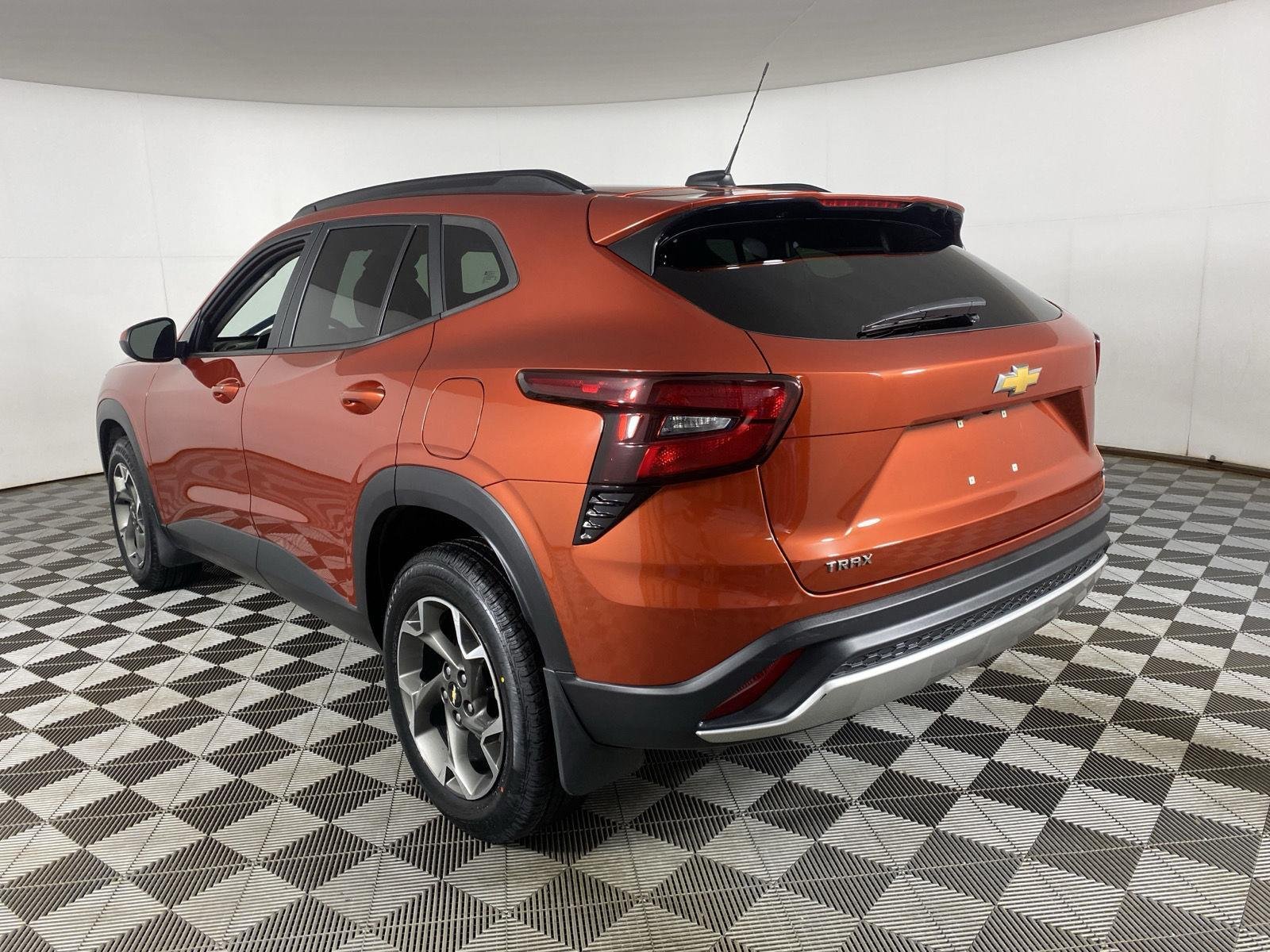 Used 2024 Cayenne Orange Metallic Chevrolet LT image 15