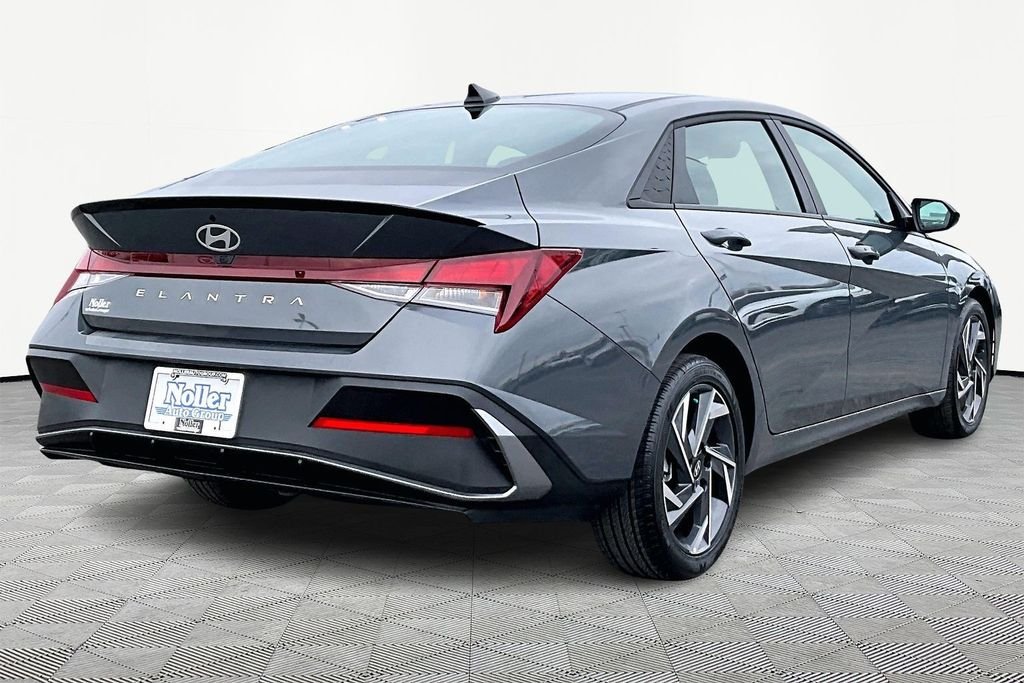 Certified 2025 Hyundai Elantra SEL with VIN KMHLM4DG7SU943333 for sale in Kansas City