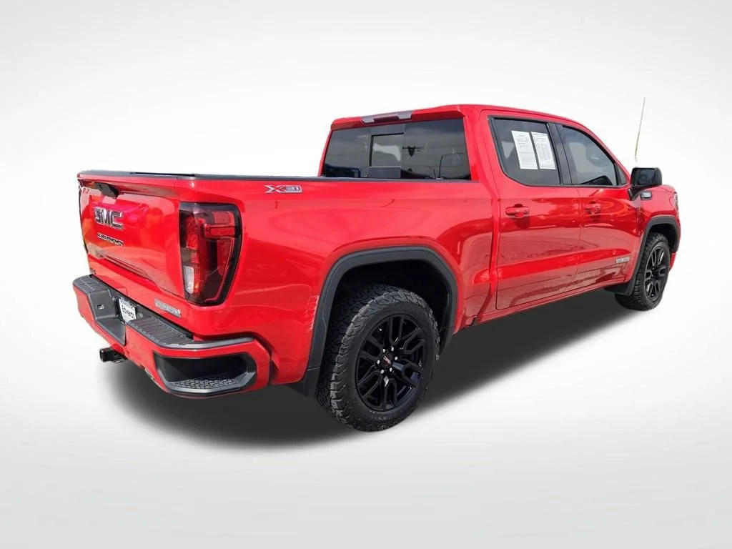 Used 2021 Red GMC Elevation image 3
