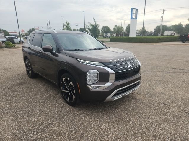 Used 2022 Brown Mitsubishi SEL image 3