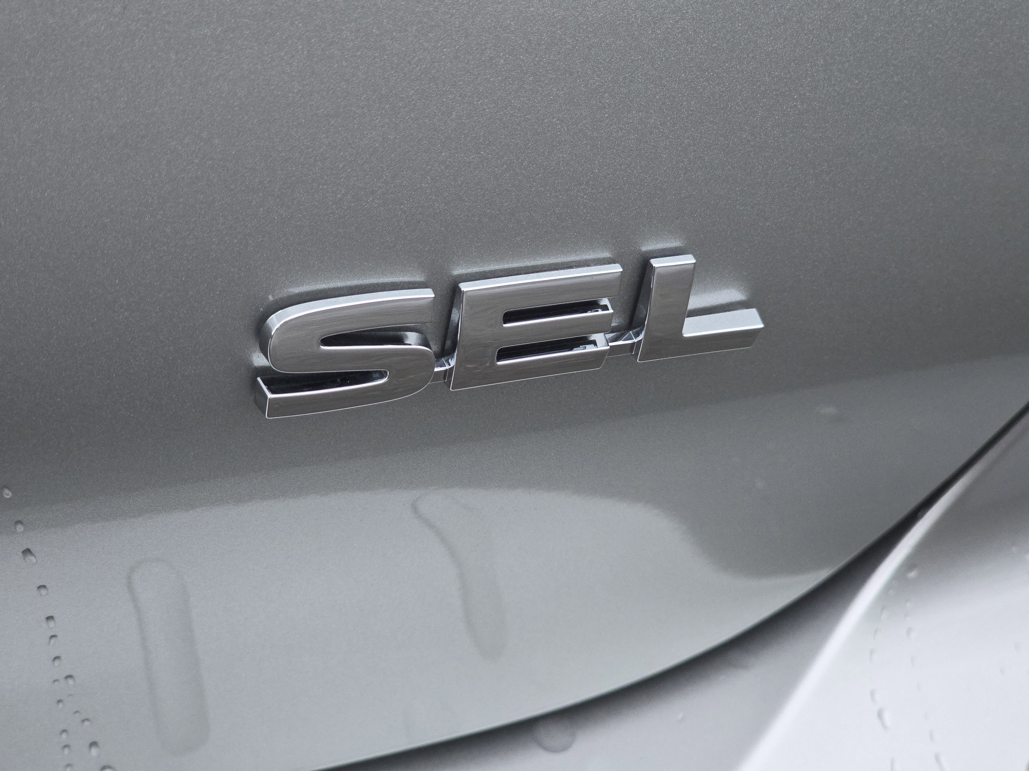 New 2025 Alloy Silver Metallic Mitsubishi SEL image 6