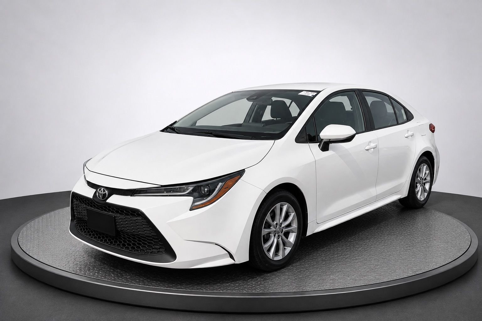 Used 2021 White Toyota LE image 4
