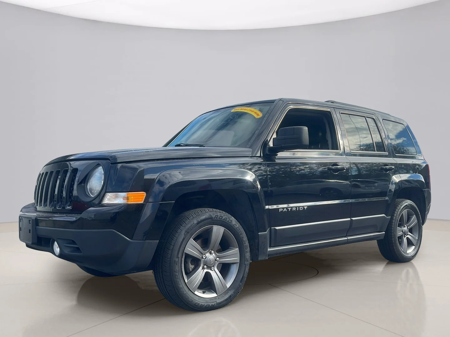 Used 2015 Black Jeep LATITUDE image 8