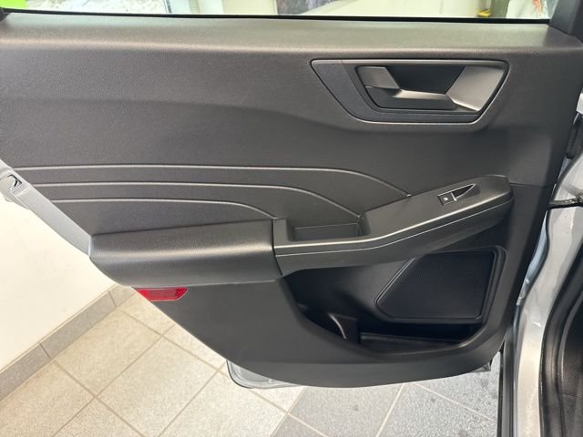 Used 2023 Silver Ford Active image 15