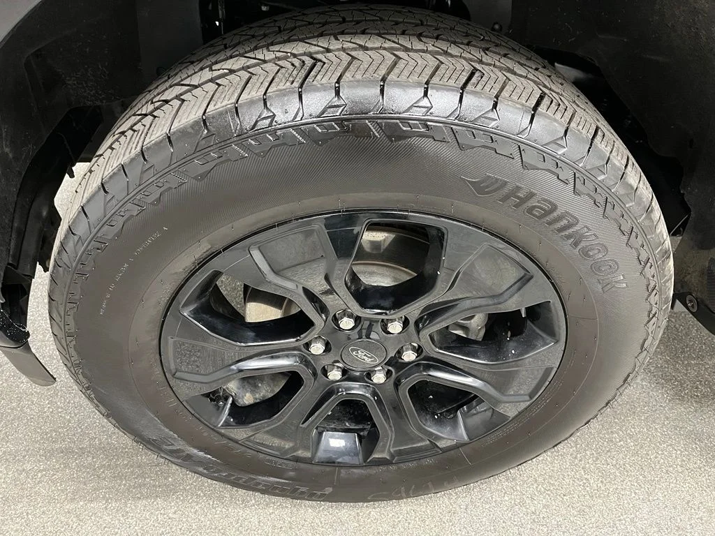 Used 2023 Black Ford Lariat image 15