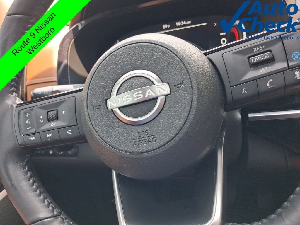 Used 2023 White Nissan Platinum image 23
