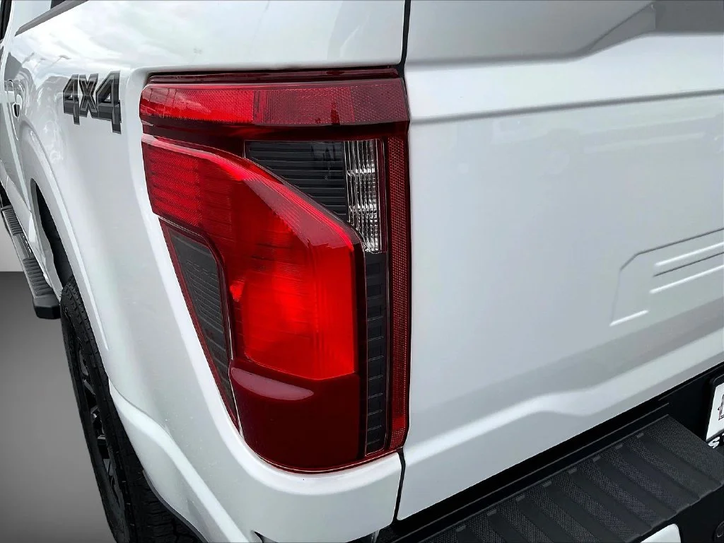 New 2026 Oxford White Ford XLT image 33