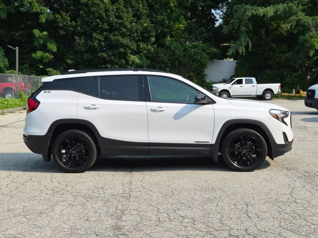 Used 2021 White GMC SLE image 2