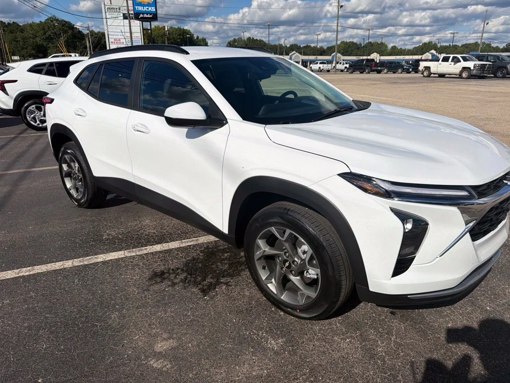 New 2026 Summit White Chevrolet LT image 6