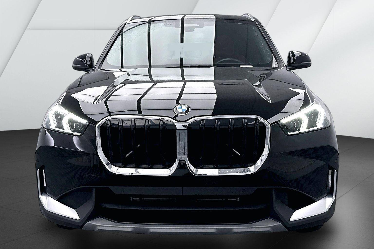 Certified Used 2023 Jet Black BMW xDrive28i image 2
