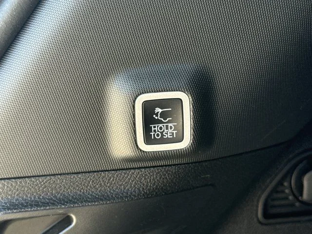 Used 2025 Silver Jeep Laredo X image 11