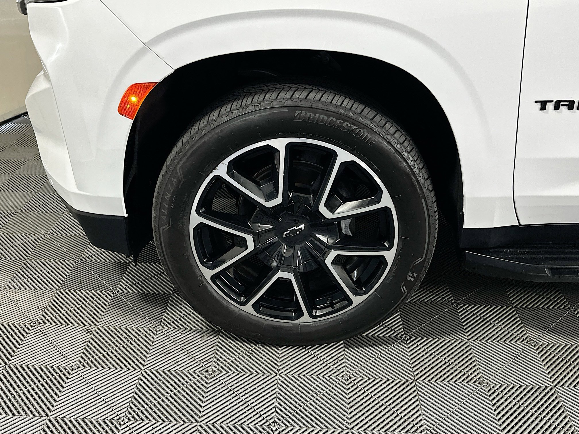 Used 2023 Summit White Chevrolet RST image 11