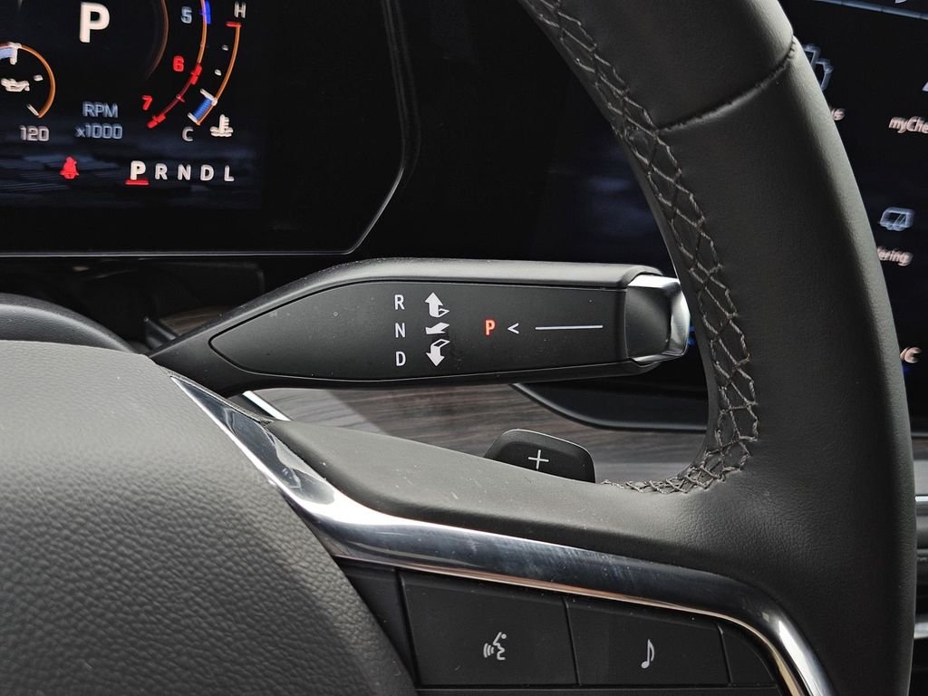 Used 2025 Black Chevrolet Z71 image 28