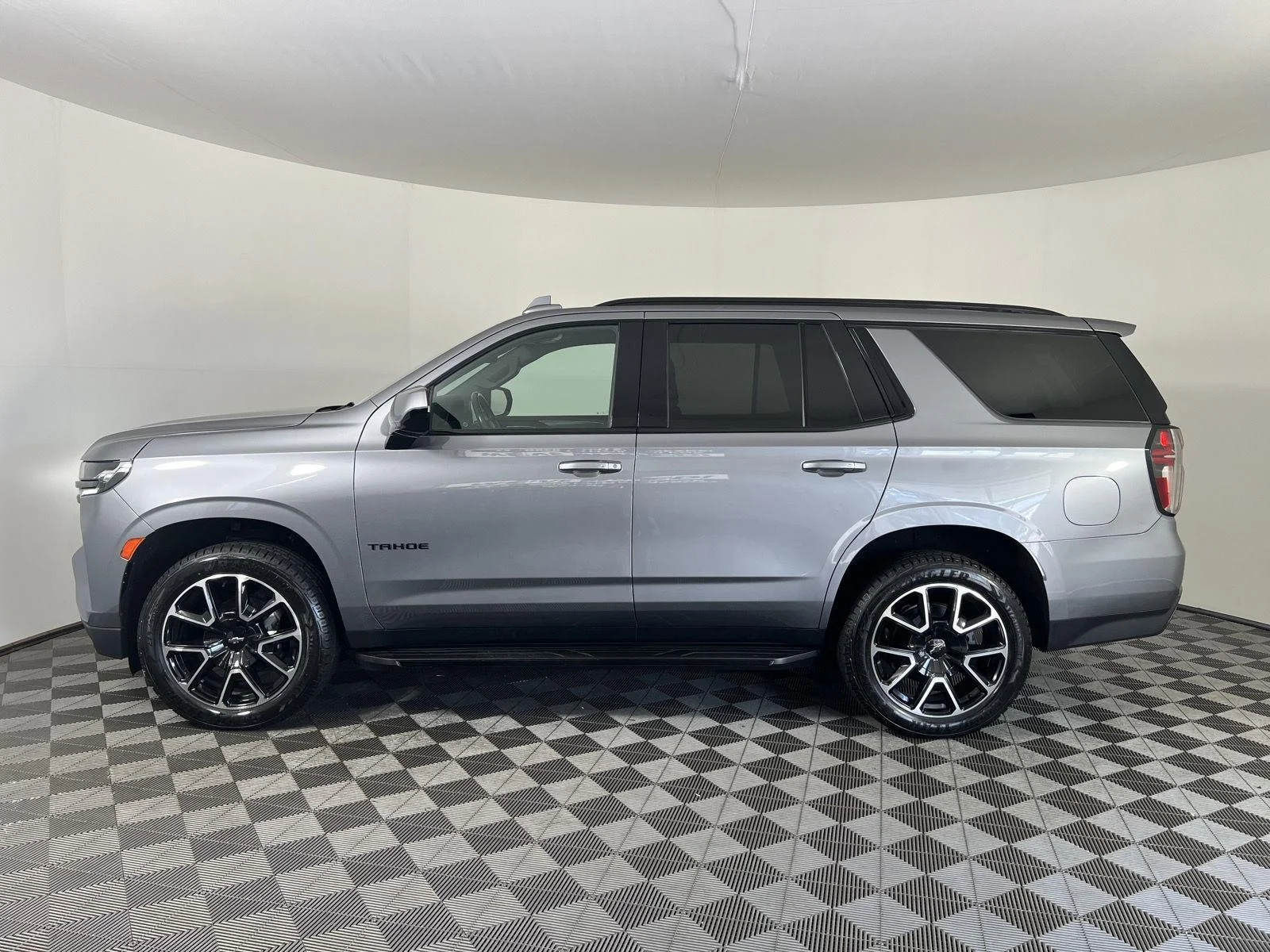 Used 2021 Steel Metallic Chevrolet RST image 33