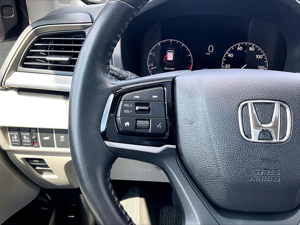 Used 2025 Black Honda EX-L image 24
