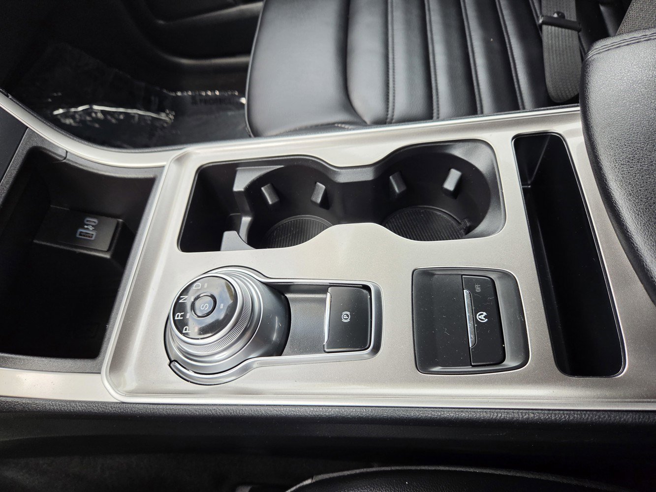 Used 2023 Silver Ford SEL image 12