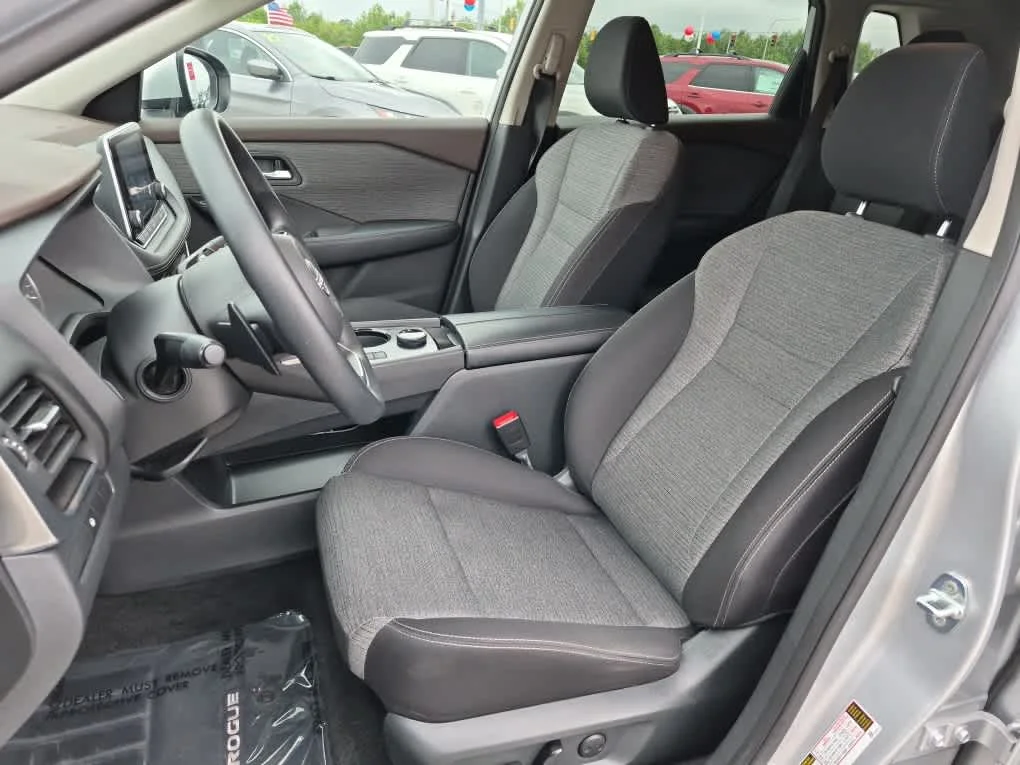 Used 2023 Brilliant Silver Metallic Nissan SV image 10