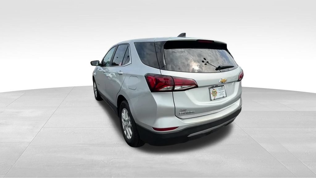Used 2022 Silver Ice Metallic Chevrolet LT image 3