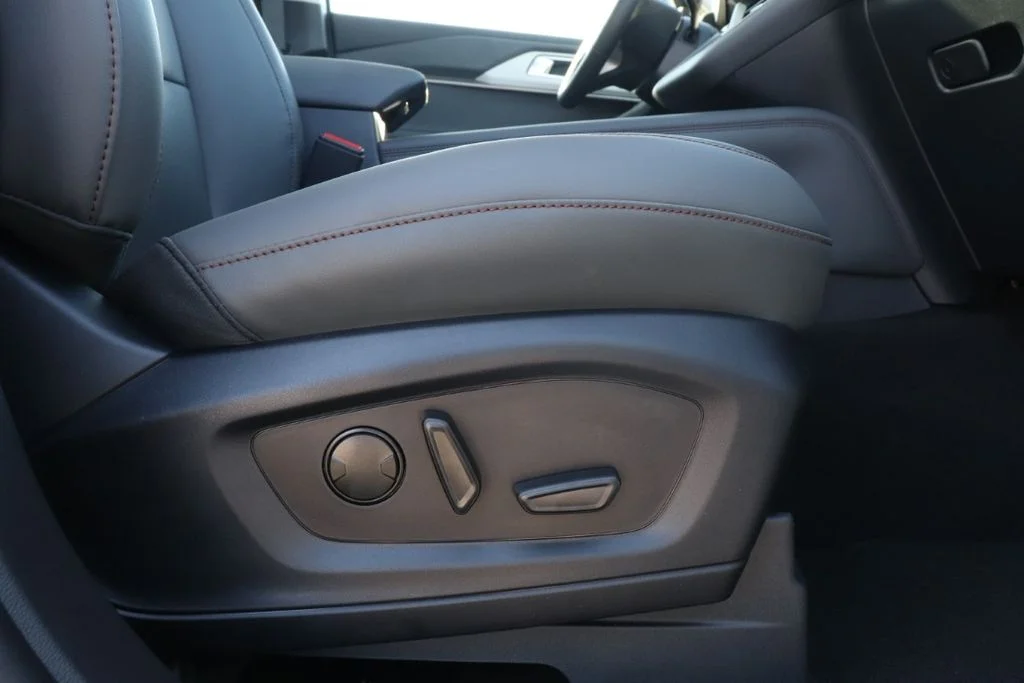 New 2026 Space White Metallic Ford Active image 48