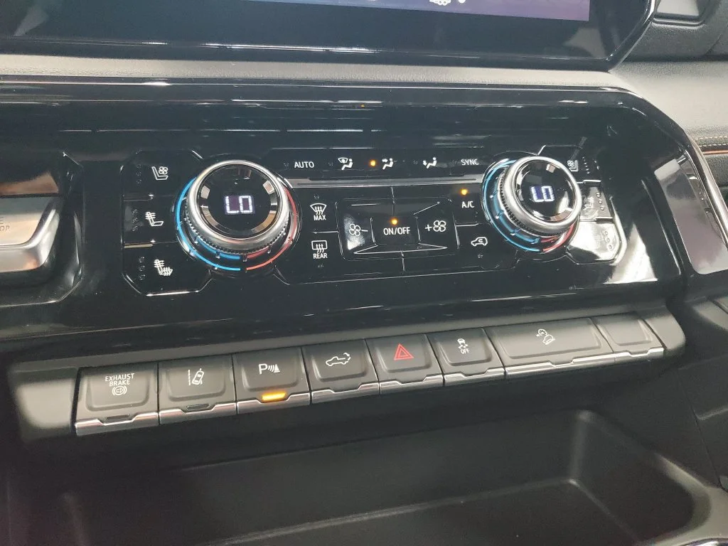 2026 GMC Sierra 2500HD AT4 - Photo 17