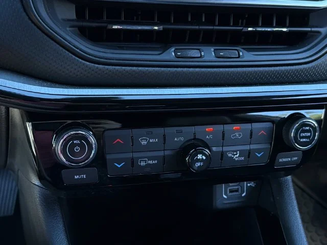 Used 2025 White Jeep Trailhawk image 25
