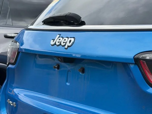 Used 2022 Blue Jeep Latitude image 15