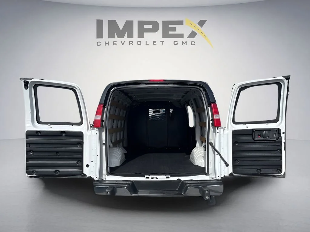Used 2023 Summit White Chevrolet WT image 22
