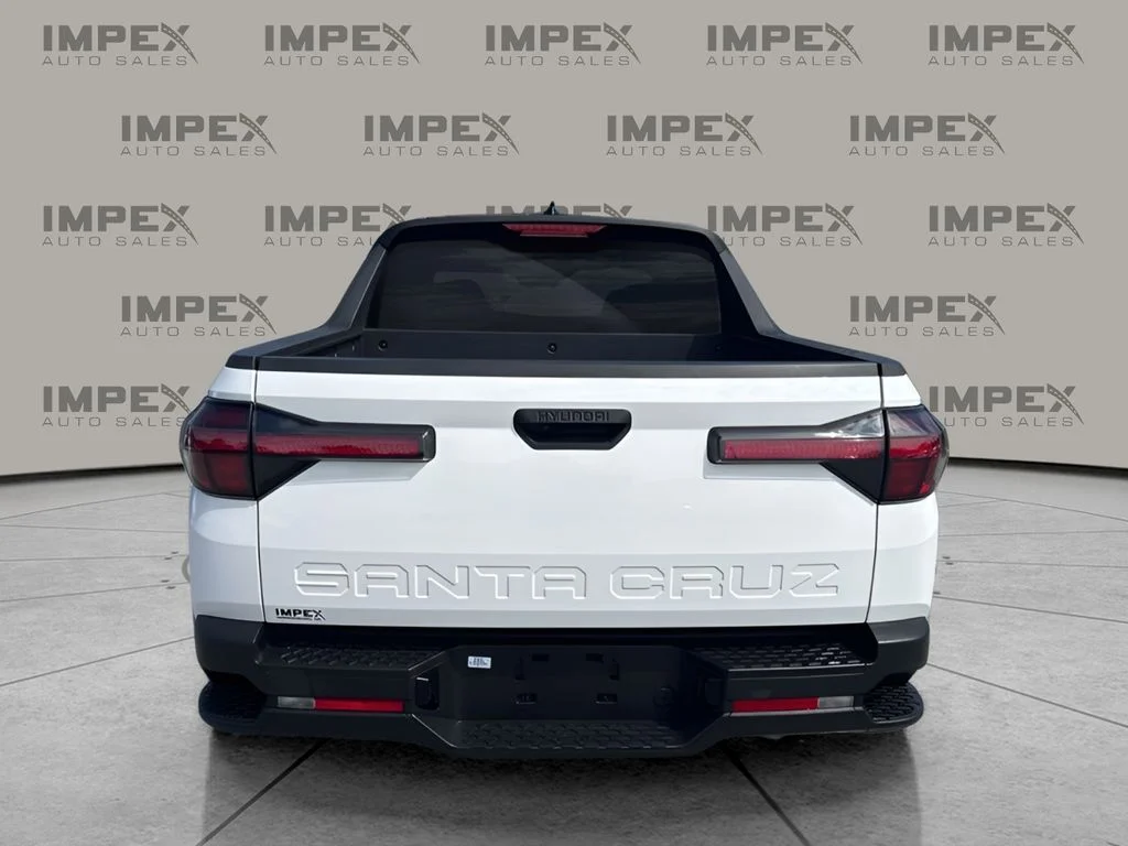 Used 2025 White Hyundai SEL image 4