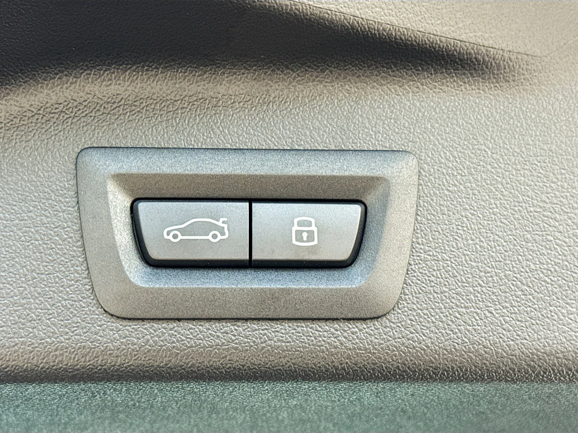 New 2026 Dravit Grey Metallic BMW sDrive40i image 14