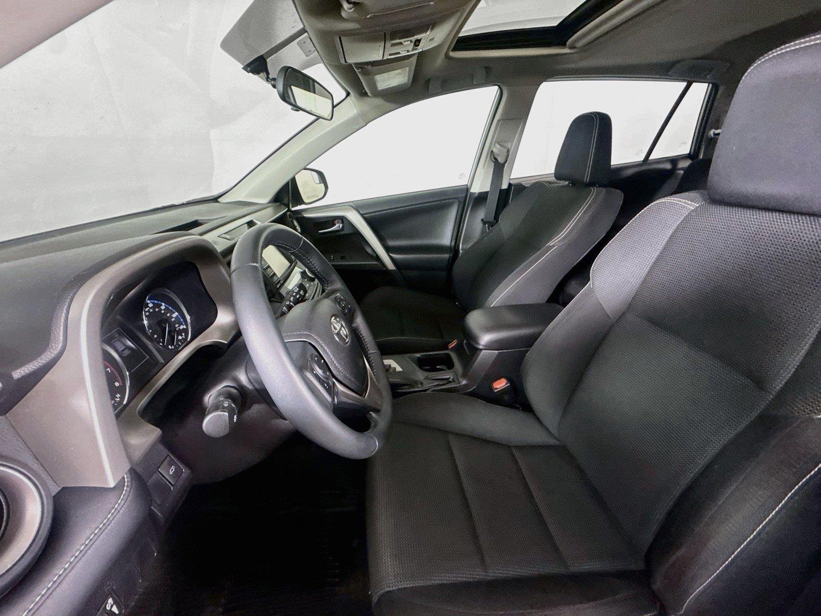 Used 2016 Silver Sky Metallic Toyota XLE image 3