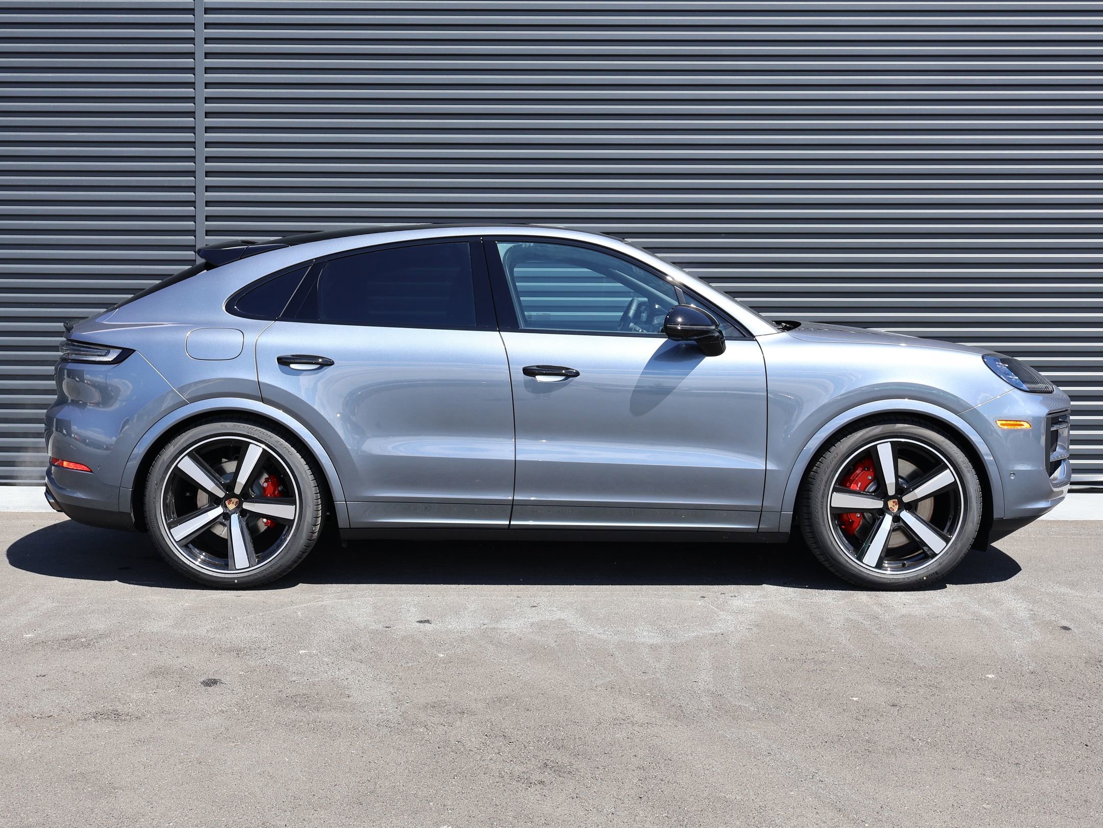 New 2026 Vanadium Grey Metallic Porsche S image 8