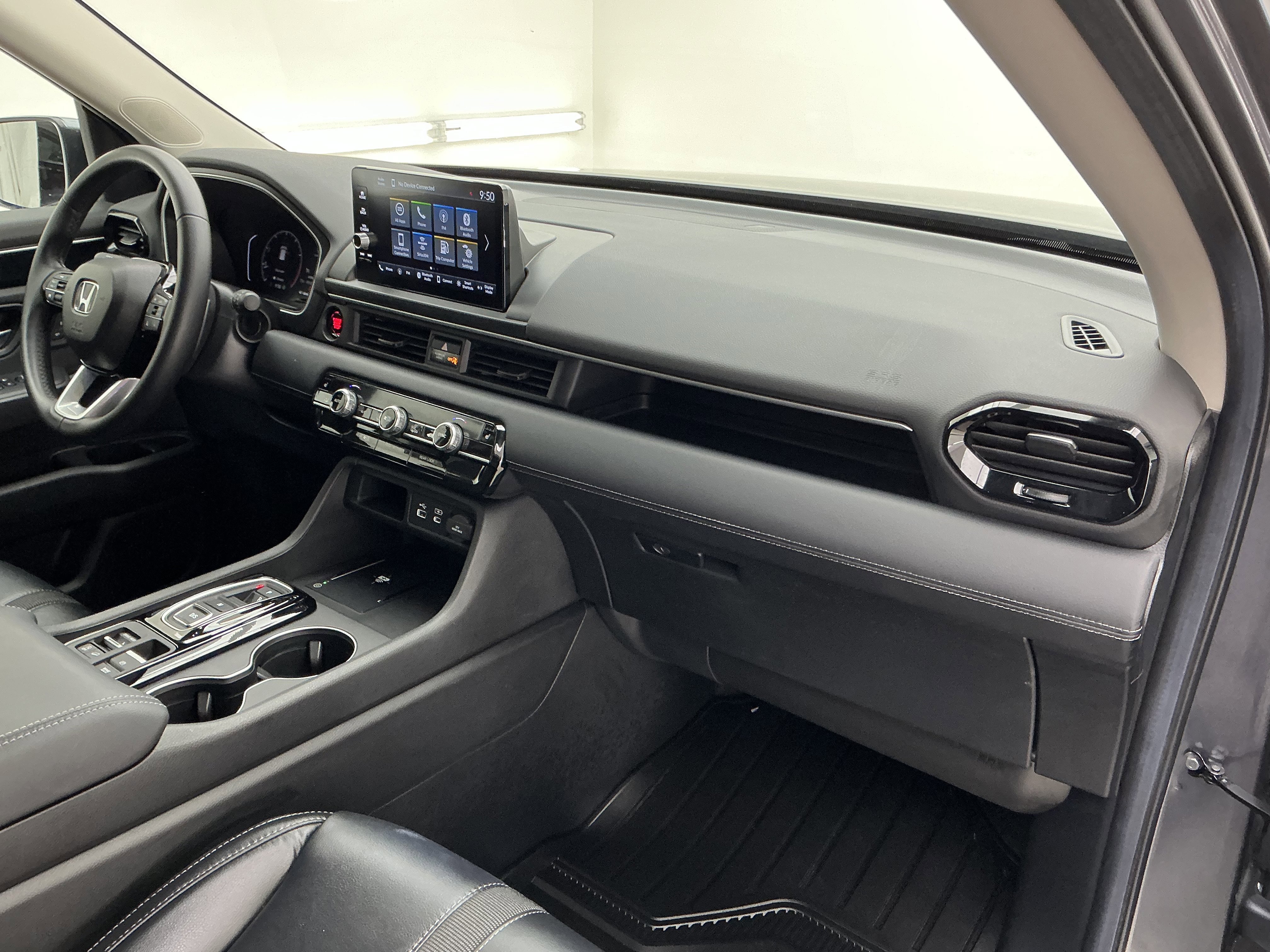 Used 2025 Black Honda EX-L image 25