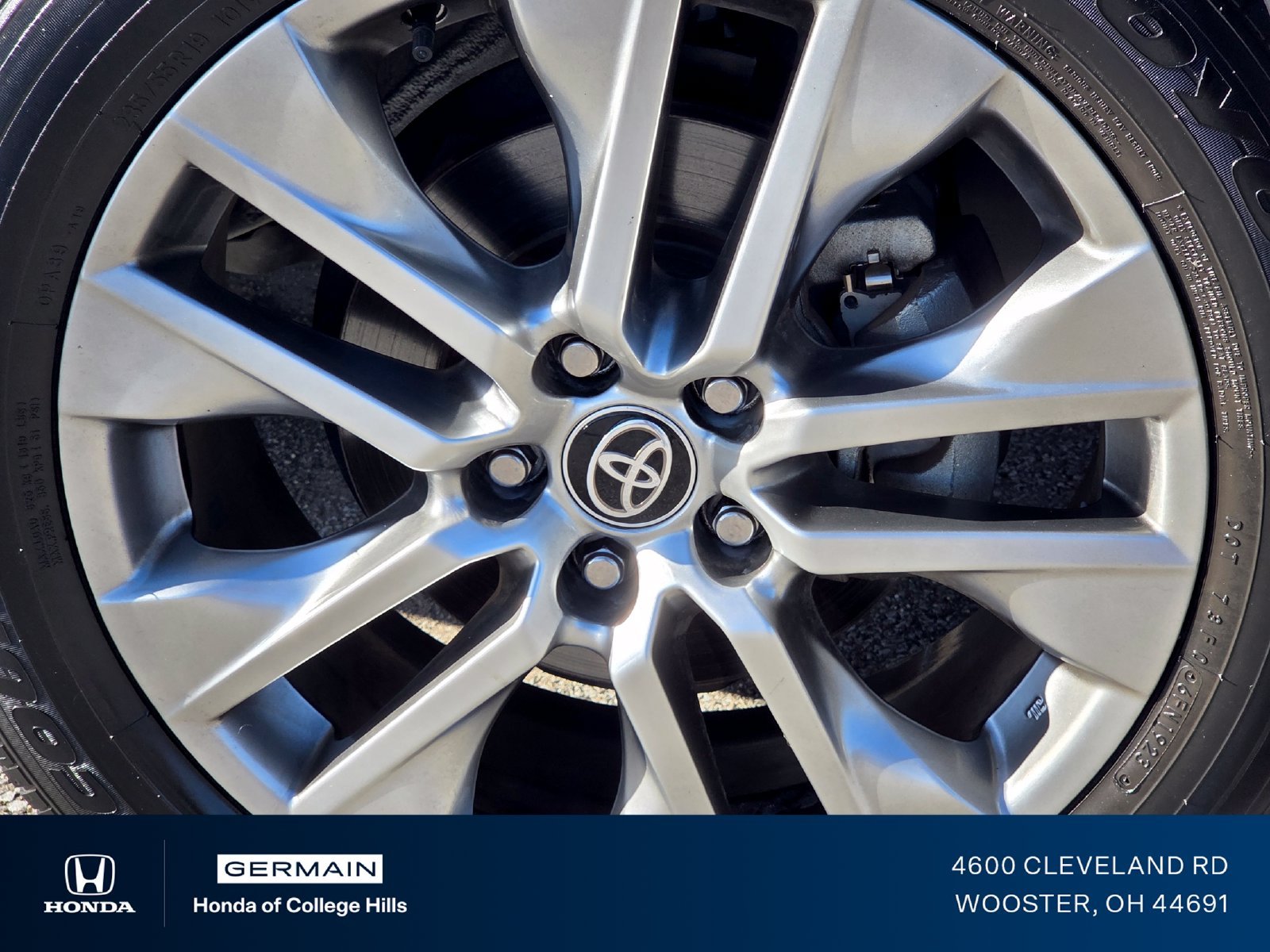 Used 2023 Pearl Toyota Limited image 10