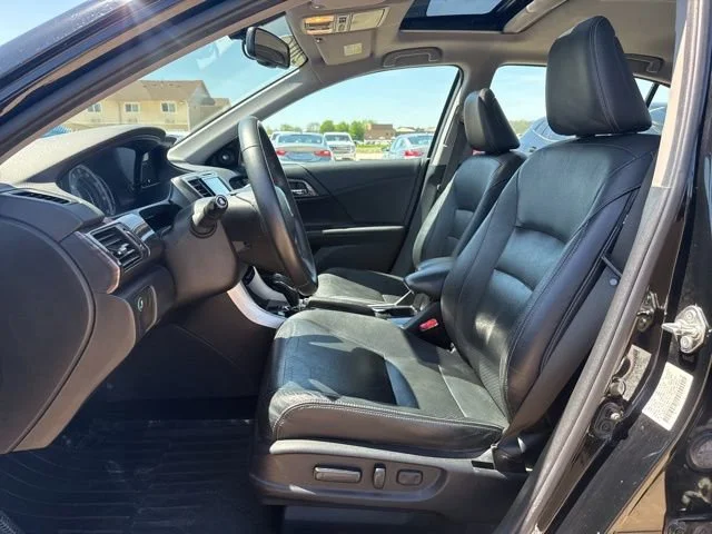 Used 2016 Black Honda EX-L image 12