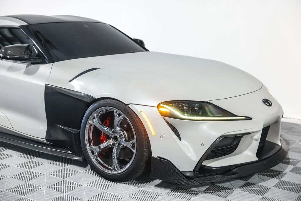 Used 2022 White Toyota 3.0 image 7