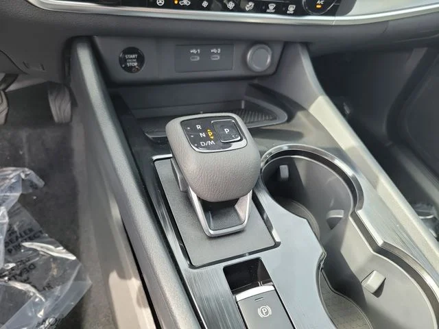 New 2026 Everest White Pearl TriCoat Nissan Dark Armor™ image 19