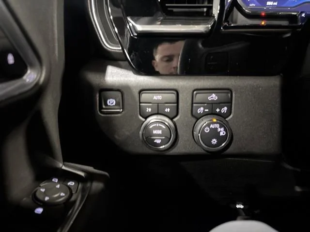 2025 Chevrolet Silverado 1500 LT - Photo 17