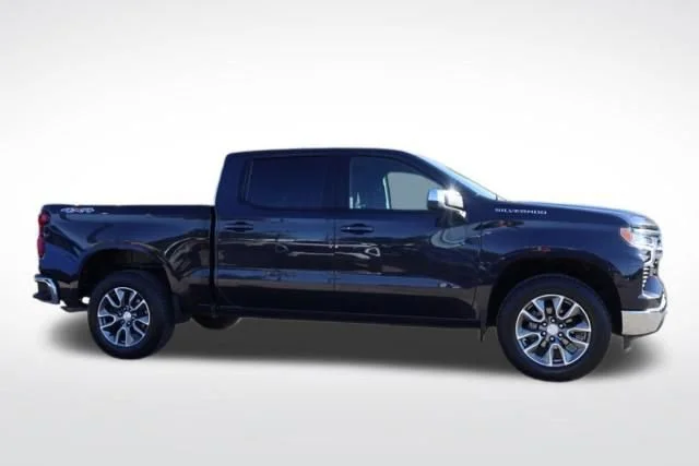 Used 2024 Dark Ash Metallic Chevrolet LT (2FL) image 12