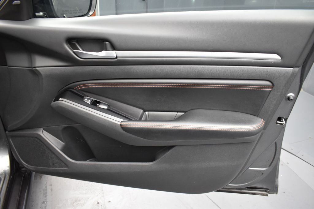2023 Nissan Altima SR - Photo 15