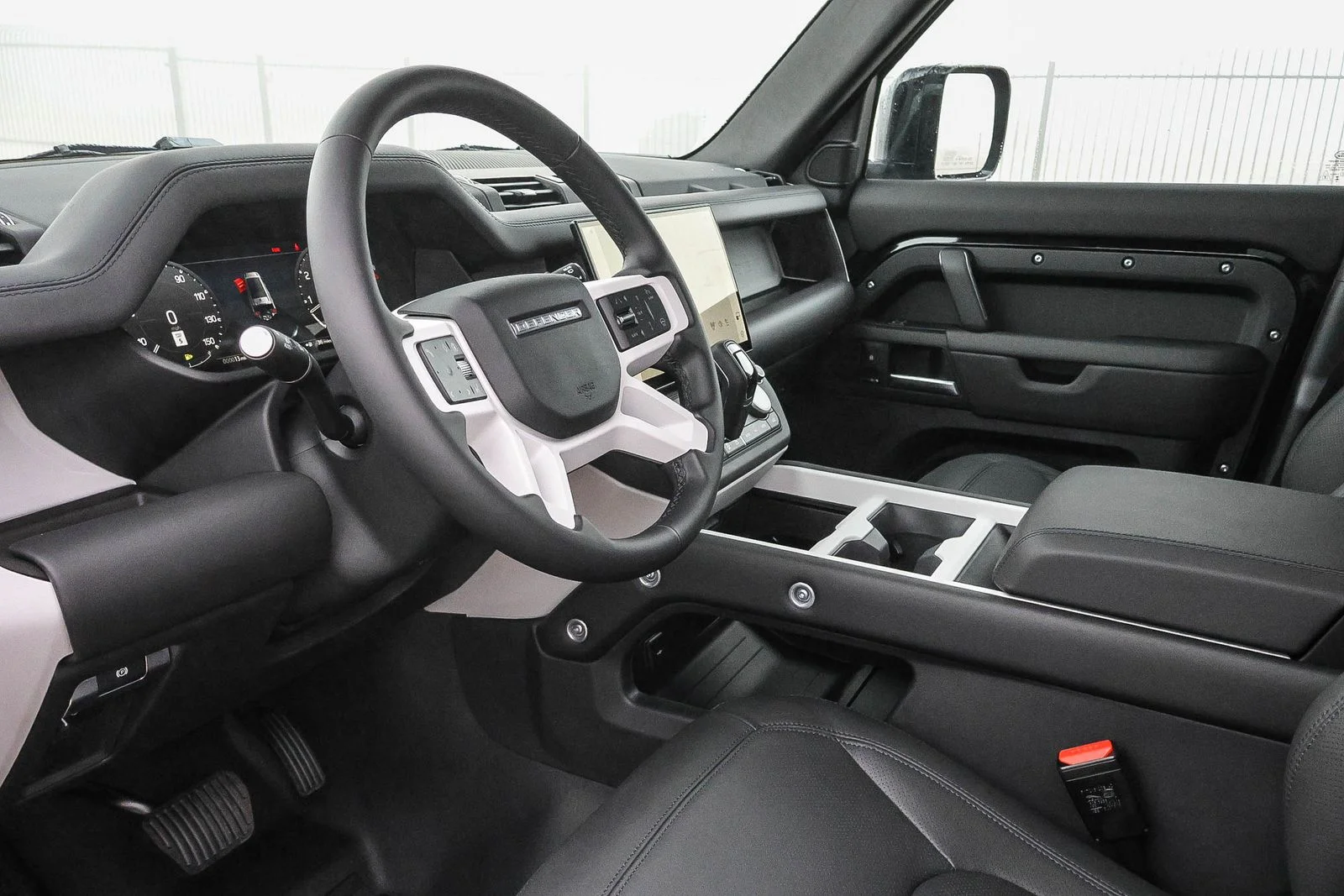 New 2026 Santorini Black Land Rover S image 28