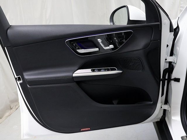Certified Used 2026 Polar White Mercedes-Benz GLC 300 image 23