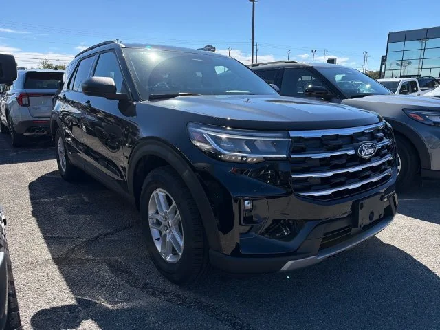 New 2027 Black Ford Active image 3