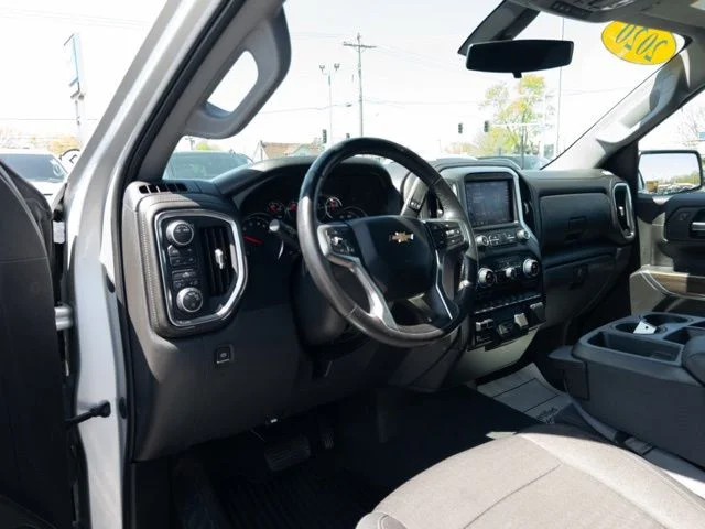 Used 2020 Silver Chevrolet LT image 28
