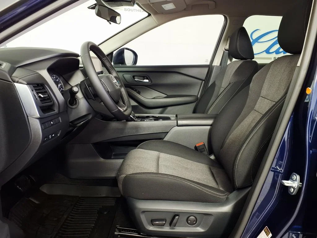 Used 2025 Blue Nissan SV image 8