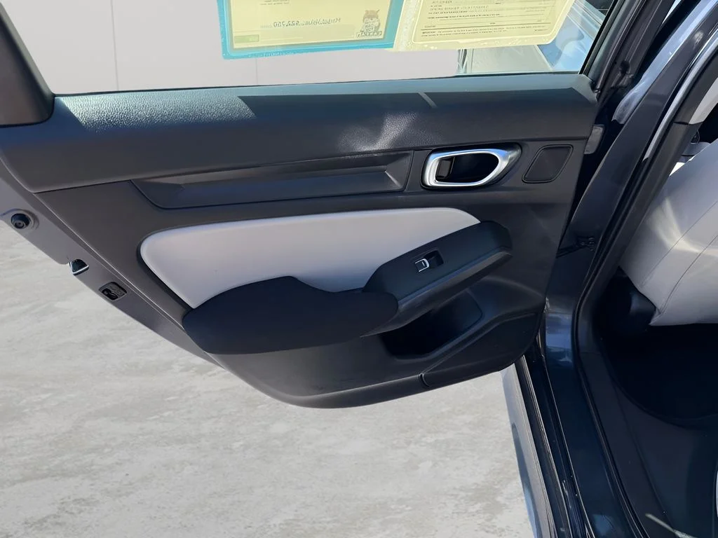 Used 2022  Honda EX image 11