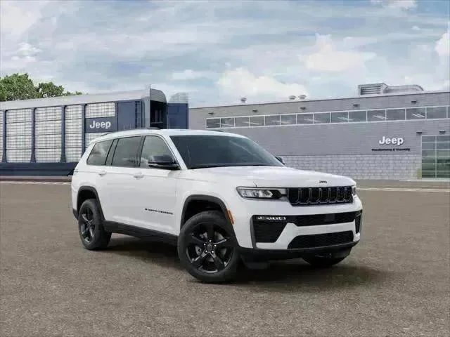 New 2027 Bright White Clear-Coat Paint Jeep Limited image 3