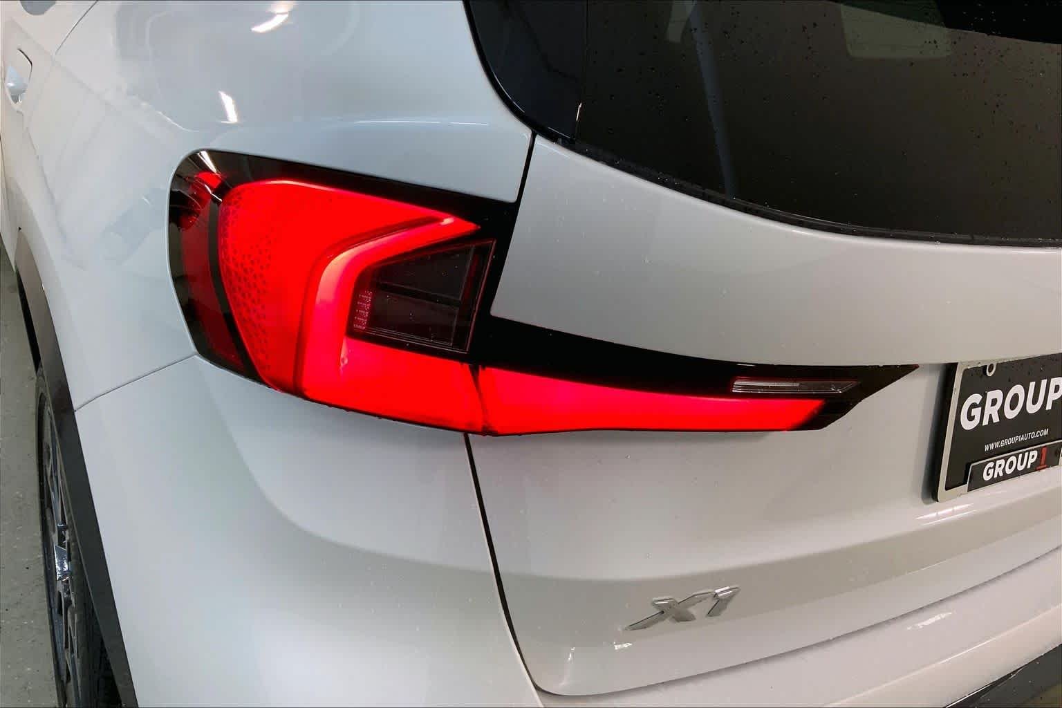 New 2026 Mineral White Metallic BMW xDrive28i image 14