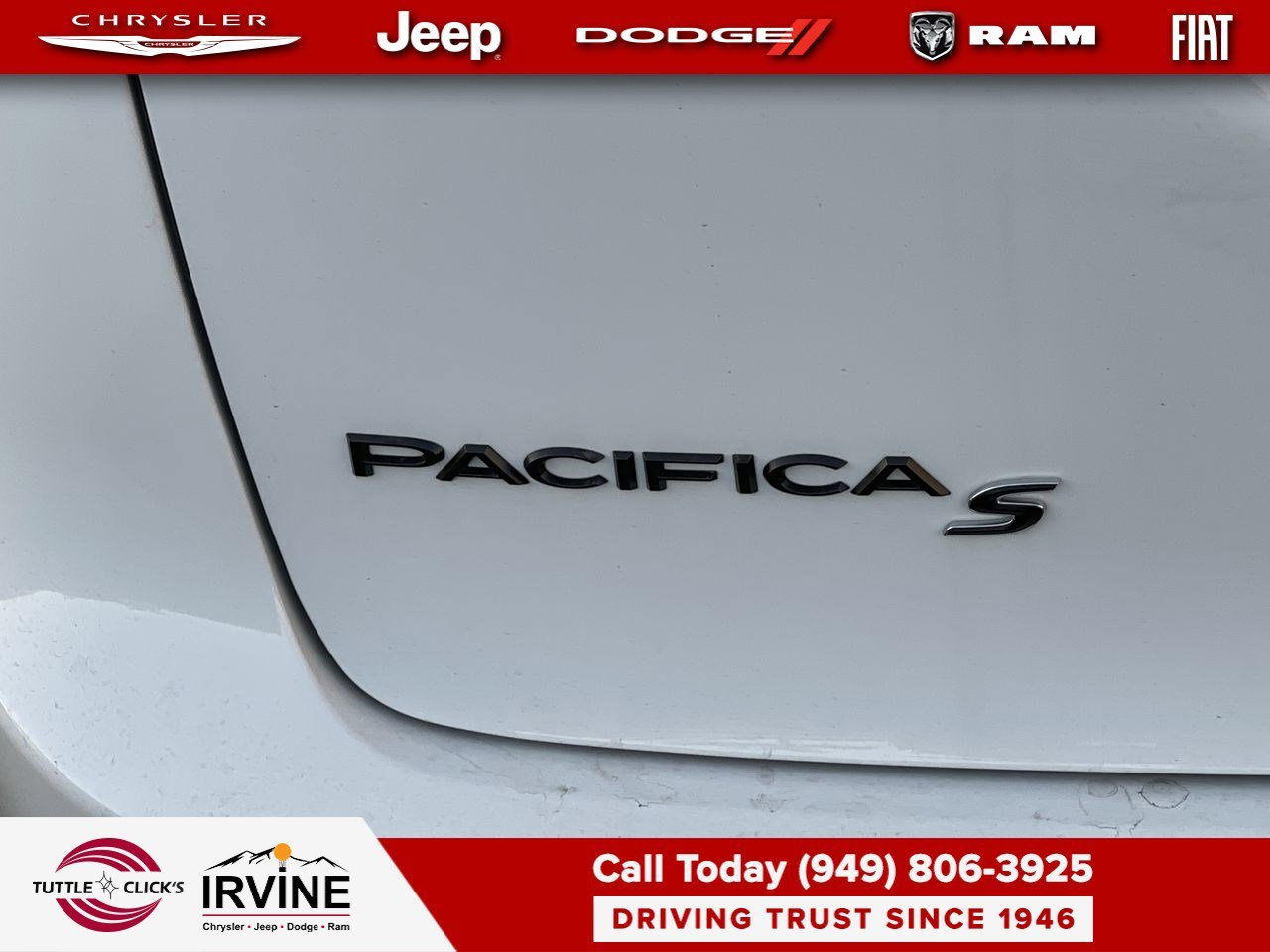 New 2027 Bright White Clear-Coat Exterior Paint Chrysler Limited image 8