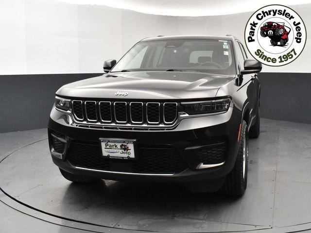 Used 2023 Jeep Grand Cherokee Laredo with VIN 1C4RJHAG3PC528333 for sale in Burnsville, Minnesota