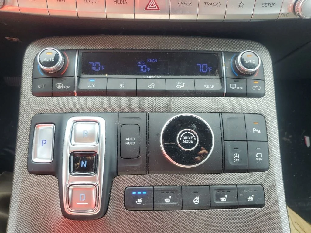 Used 2022 Silver Hyundai Limited image 19